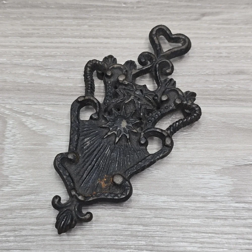 Vintage Wilton Cast Iron Trivet - Hearts & Hooks